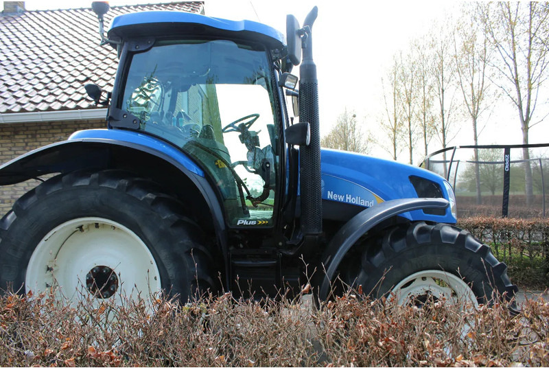 New Holland TS100A TS100A - Трактор: слика 2 New Holland TS100A TS100A - Трактор: слика 2
