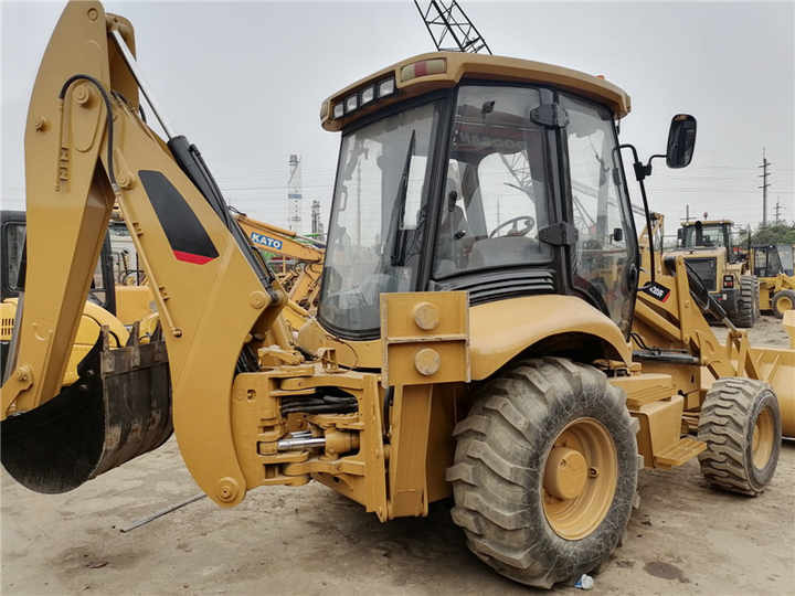 4x4 Backhoe Loaders CAT 420F Used Backhoe for Sale /Used CATERPILLAR 420F Backhoe Front End Loader - Булдожер: слика 4 4x4 Backhoe Loaders CAT 420F Used Backhoe for Sale /Used CATERPILLAR 420F Backhoe Front End Loader - Булдожер: слика 4
