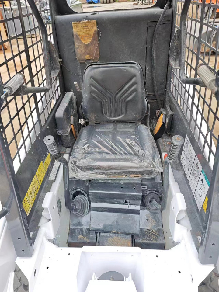 BOBCAT S70 - Компактен натоварувач: слика 5 BOBCAT S70 - Компактен натоварувач: слика 5