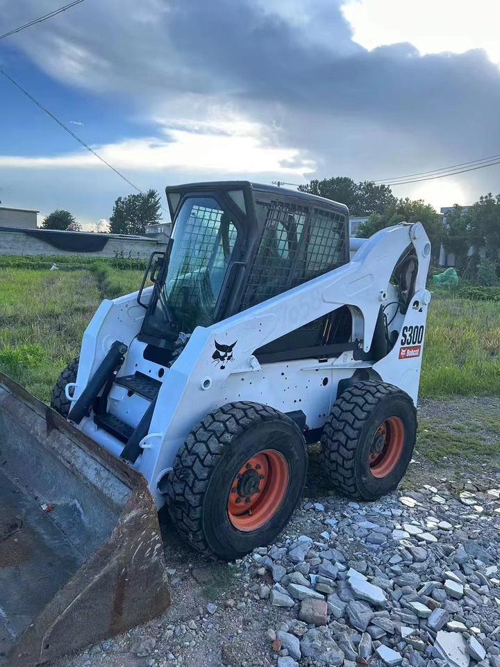 BOBCAT s300 - Компактен натоварувач: слика 3 BOBCAT s300 - Компактен натоварувач: слика 3