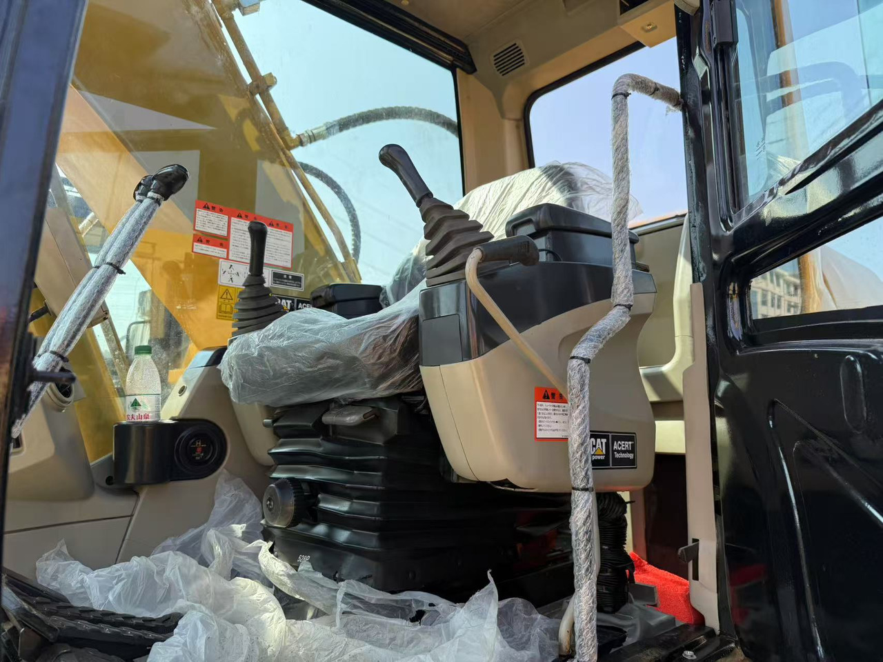 CATERPILLAR 320c - Багер гасеничар: слика 4 CATERPILLAR 320c - Багер гасеничар: слика 4