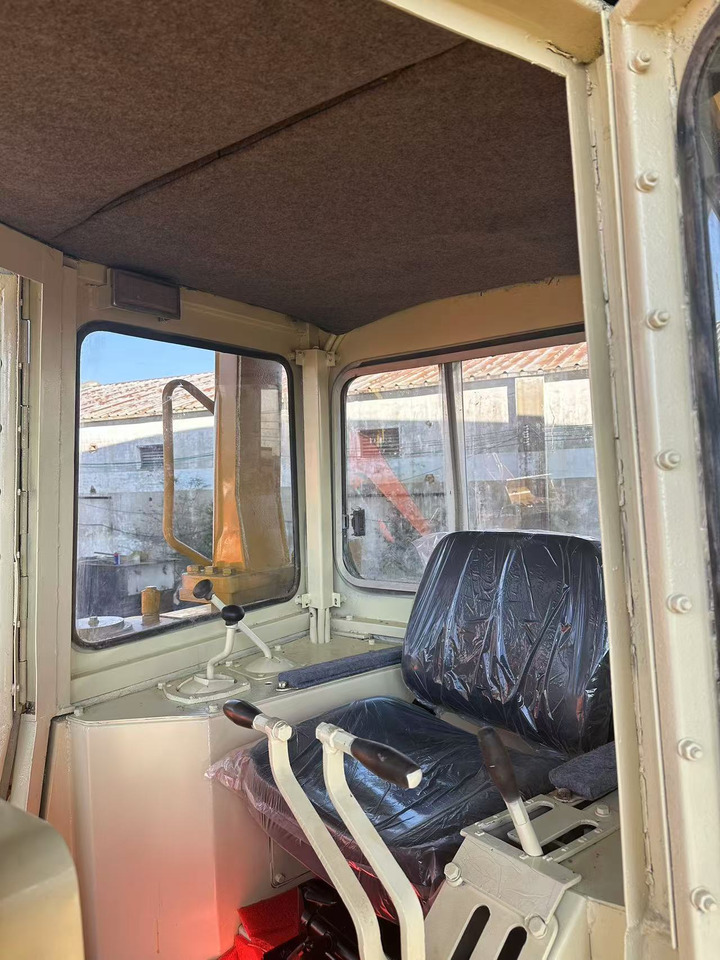 Булдожер CATERPILLAR D8r [ Copy ] [ Copy ] [ Copy ] [ Copy ] [ Copy ] [ Copy ] [ Copy ]: слика 12