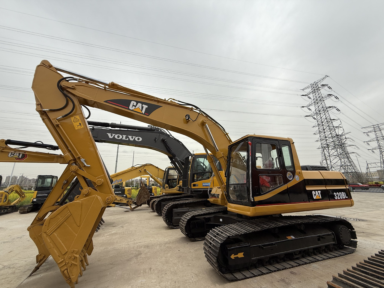 CATERPILLAR used 320b excavator - Багер гасеничар: слика 2 CATERPILLAR used 320b excavator - Багер гасеничар: слика 2