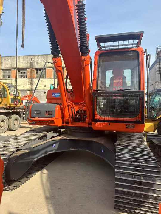Doosan DX225LC Second-Hand Excavator | Korea Direct Import | 1-Year Warranty & Free Sea Shipping - Багер гасеничар: слика 2 Doosan DX225LC Second-Hand Excavator | Korea Direct Import | 1-Year Warranty & Free Sea Shipping - Багер гасеничар: слика 2