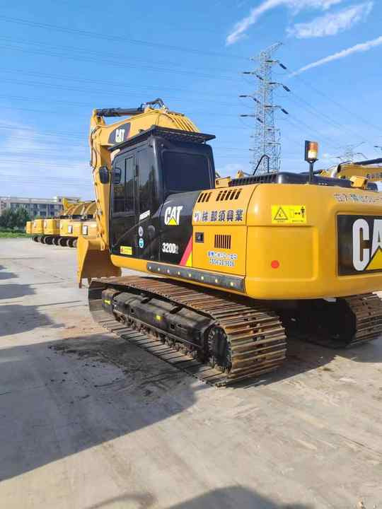 Durable Second Hand Machine Original Used Caterpillar Excavator CAT 330D2 USED 329D2 320D2 325D 315D Excavator - Багер гасеничар: слика 4 Durable Second Hand Machine Original Used Caterpillar Excavator CAT 330D2 USED 329D2 320D2 325D 315D Excavator - Багер гасеничар: слика 4