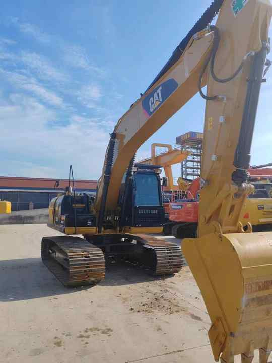Durable Second Hand Machine Original Used Caterpillar Excavator CAT 330D2 USED 329D2 320D2 325D 315D Excavator - Багер гасеничар: слика 2 Durable Second Hand Machine Original Used Caterpillar Excavator CAT 330D2 USED 329D2 320D2 325D 315D Excavator - Багер гасеничар: слика 2