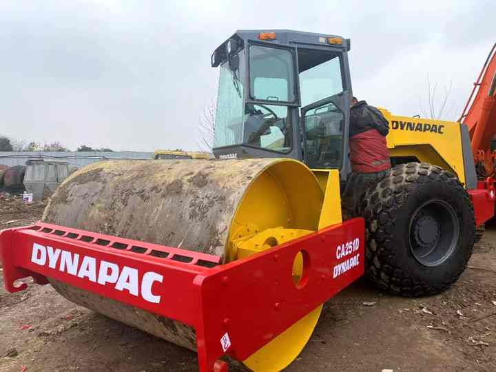 Dynapac Used CA251D Roller Cheap Price on Sale Used DYNAPAC CA30D/CA25D Road Roller Dynapac - Компактор: слика 2 Dynapac Used CA251D Roller Cheap Price on Sale Used DYNAPAC CA30D/CA25D Road Roller Dynapac - Компактор: слика 2