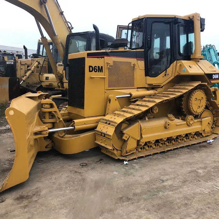 Good Condition D6m Mini Bulldozer New Crawler Bulldozer with Parts Price Bulldozers - Булдожер: слика 1 Good Condition D6m Mini Bulldozer New Crawler Bulldozer with Parts Price Bulldozers - Булдожер: слика 1