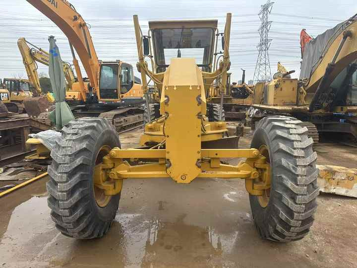 Low-price second-hand Cat Grader 140H with outstanding performance Carterpillarused 140H grader for sale - Порамнувач: слика 4 Low-price second-hand Cat Grader 140H with outstanding performance Carterpillarused 140H grader for sale - Порамнувач: слика 4