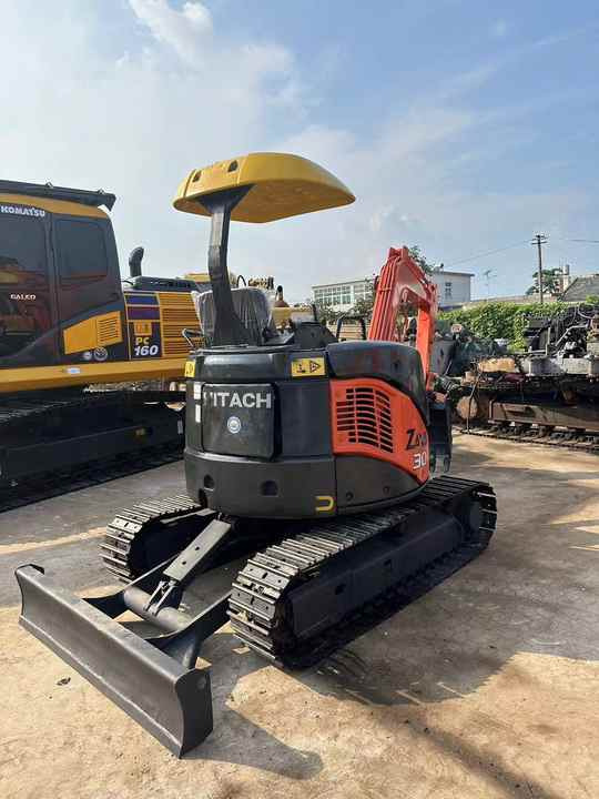 Mini 3-Ton Excavator used Hitachi ZX30 excavator with Excellent Performance and Low Price for sale! - Багер: слика 4 Mini 3-Ton Excavator used Hitachi ZX30 excavator with Excellent Performance and Low Price for sale! - Багер: слика 4