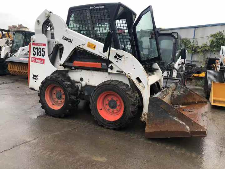 Used Bob Cat Bob Cat S185 Used Mini Skid Steer Wheel Loader Multifunctional Track Loaders Bobcat - Компактен натоварувач: слика 5 Used Bob Cat Bob Cat S185 Used Mini Skid Steer Wheel Loader Multifunctional Track Loaders Bobcat - Компактен натоварувач: слика 5
