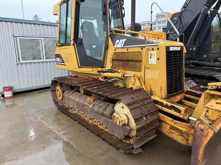 Used Cat D5G Crawler Bulldozer Original CAT Brand Bulldozer Second Hand Cat D5H D5 D5C D5N D5M LGP Dozer for Sale - Булдожер: слика 4 Used Cat D5G Crawler Bulldozer Original CAT Brand Bulldozer Second Hand Cat D5H D5 D5C D5N D5M LGP Dozer for Sale - Булдожер: слика 4