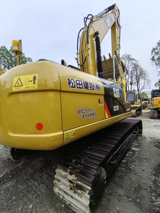 Used Digger CAT 323DL Construction Machinery Construction Digger Used CAT 323DL Cheap Excavator - Багер гасеничар: слика 4 Used Digger CAT 323DL Construction Machinery Construction Digger Used CAT 323DL Cheap Excavator - Багер гасеничар: слика 4