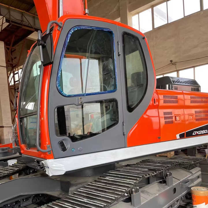 Used Digger DOOSAN DX260 Construction Machinery Construction Digger Used DOOSAN DX260 Cheap Excavator - Багер гасеничар: слика 1 Used Digger DOOSAN DX260 Construction Machinery Construction Digger Used DOOSAN DX260 Cheap Excavator - Багер гасеничар: слика 1