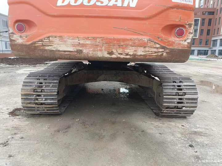 Used Digger Doosan DX225LC-9T Construction Machinery Construction Digger Used Doosan DX225LC-9T Cheap Excavator - Багер гасеничар: слика 5 Used Digger Doosan DX225LC-9T Construction Machinery Construction Digger Used Doosan DX225LC-9T Cheap Excavator - Багер гасеничар: слика 5