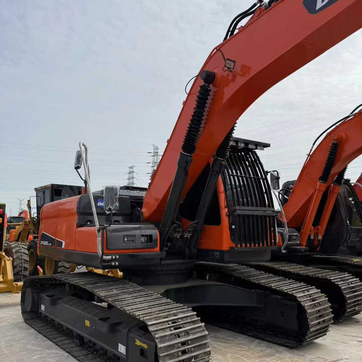 Used Digger Doosan DX225LC-9T Construction Machinery Construction Digger Used Doosan DX225LC-9T Cheap Excavator - Багер гасеничар: слика 1 Used Digger Doosan DX225LC-9T Construction Machinery Construction Digger Used Doosan DX225LC-9T Cheap Excavator - Багер гасеничар: слика 1