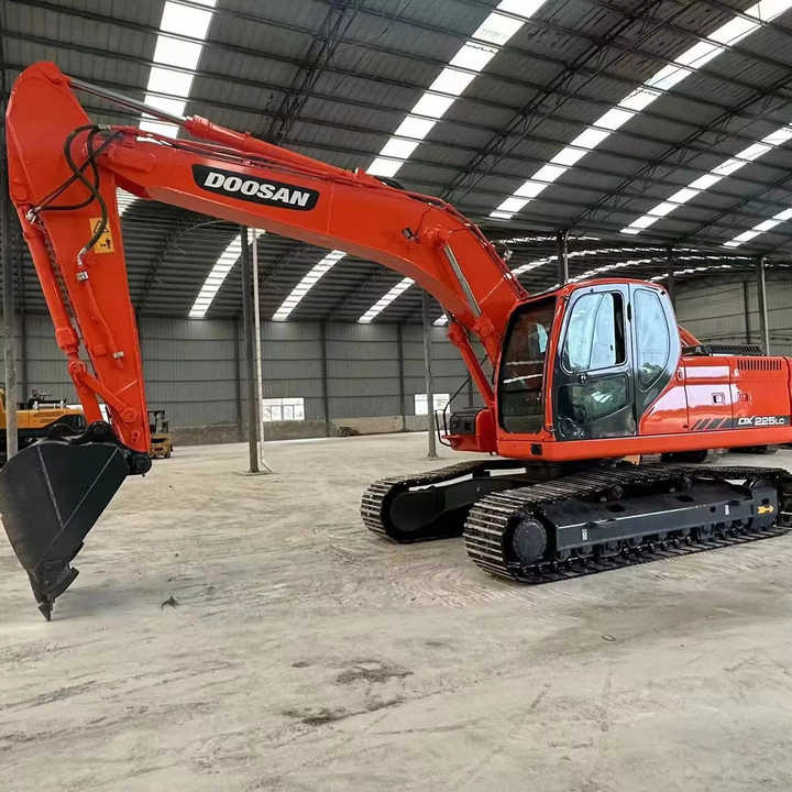 Used Digger Doosan DX225LC-9T Construction Machinery Construction Digger Used Doosan DX225LC-9T Cheap Excavator - Багер гасеничар: слика 1 Used Digger Doosan DX225LC-9T Construction Machinery Construction Digger Used Doosan DX225LC-9T Cheap Excavator - Багер гасеничар: слика 1