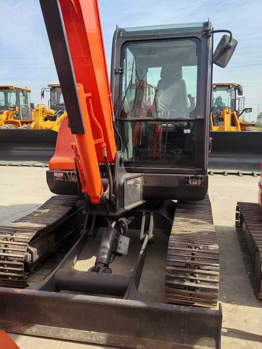 Used Doosan Mini Excavator DoOSAN DX60-9 6tons Small Excavator for Sale High Quality Doosan Dx60 70 75 Mini Excavator on Sale - Мини багер: слика 5 Used Doosan Mini Excavator DoOSAN DX60-9 6tons Small Excavator for Sale High Quality Doosan Dx60 70 75 Mini Excavator on Sale - Мини багер: слика 5