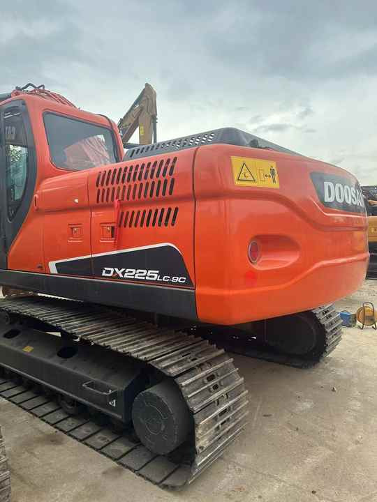Used Excavator Doosan DX225LC-9 Excavators Mini Equipment Earth Moving Machinery Doosan Digger Excavator for Sale - Багер: слика 2 Used Excavator Doosan DX225LC-9 Excavators Mini Equipment Earth Moving Machinery Doosan Digger Excavator for Sale - Багер: слика 2