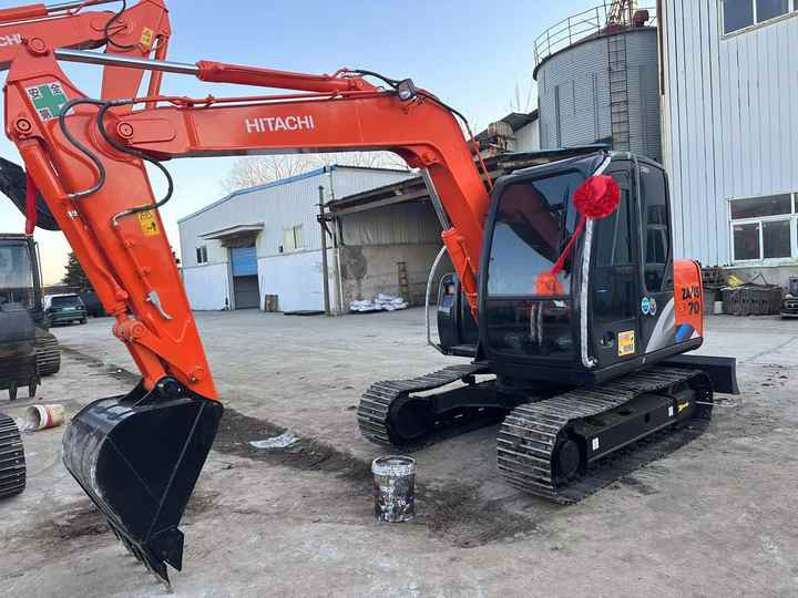 Used Excavator Good Quality Low Price Hitachi ZX70 Excavator in Good Condition for Sale - Багер гасеничар: слика 5 Used Excavator Good Quality Low Price Hitachi ZX70 Excavator in Good Condition for Sale - Багер гасеничар: слика 5