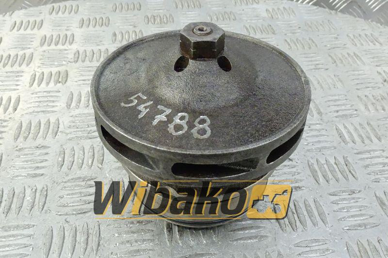 Water pump Liebherr L08538 - Пумпа за течност за ладење за Градежна машина: слика 1 Water pump Liebherr L08538 - Пумпа за течност за ладење за Градежна машина: слика 1