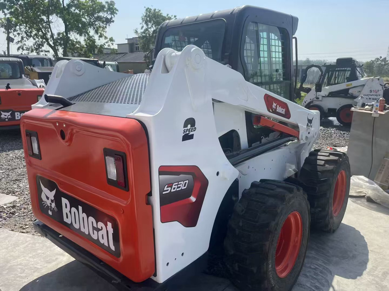 BOBCAT S630 - Компактен натоварувач: слика 2 BOBCAT S630 - Компактен натоварувач: слика 2