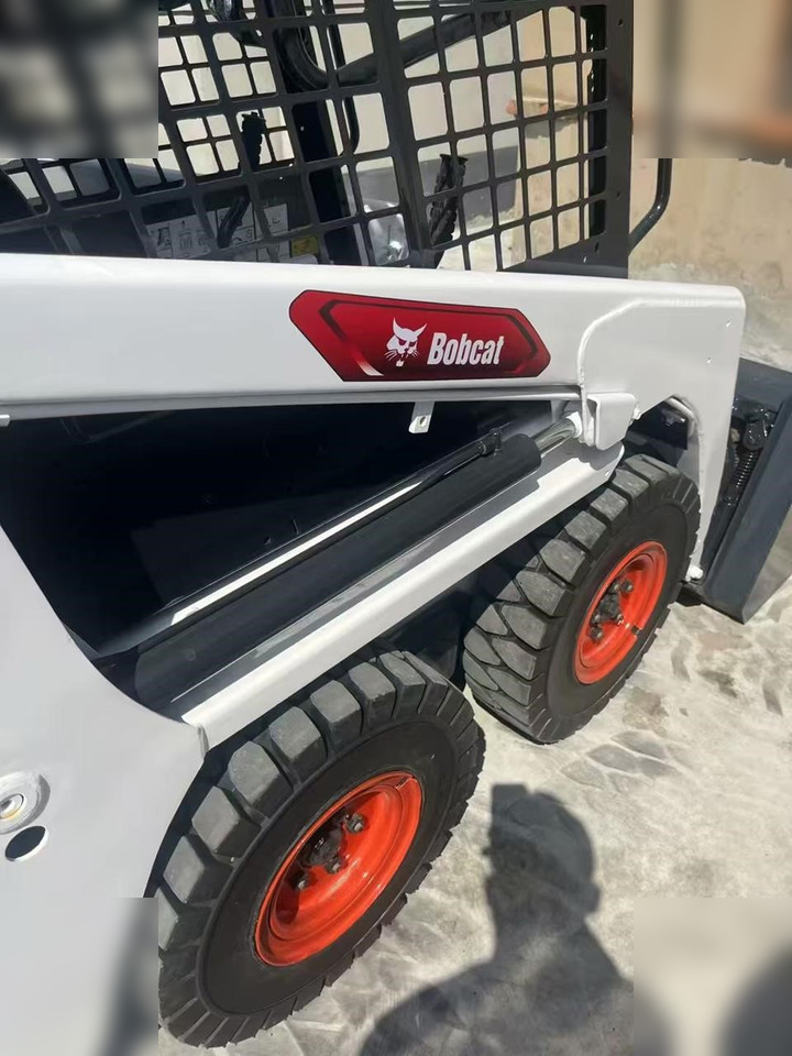 BOBCAT S70 - Компактен натоварувач: слика 2 BOBCAT S70 - Компактен натоварувач: слика 2