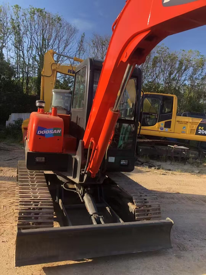 DOOSAN 55-9c - Мини багер: слика 1 DOOSAN 55-9c - Мини багер: слика 1