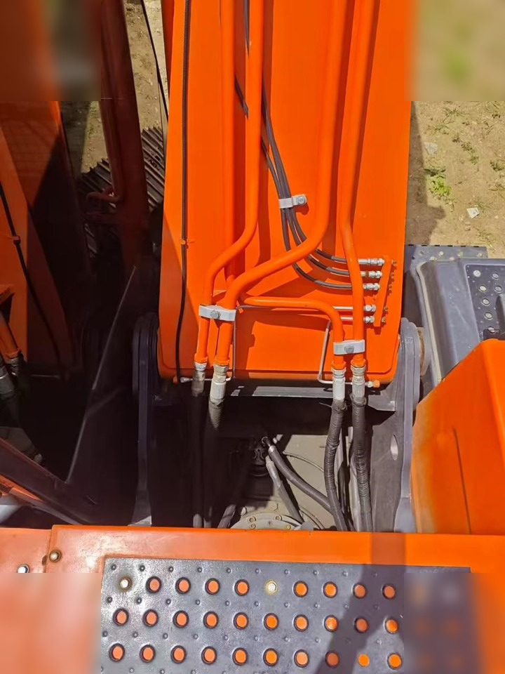 HITACHI ZX240 - Багер гасеничар: слика 5 HITACHI ZX240 - Багер гасеничар: слика 5