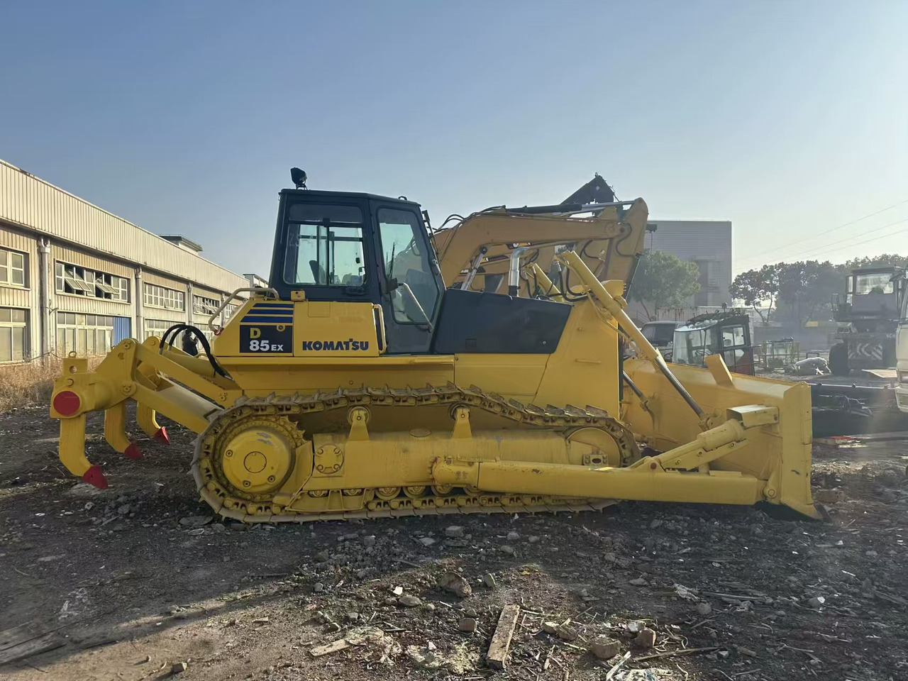 Булдожер KOMATSU D85E: слика 8