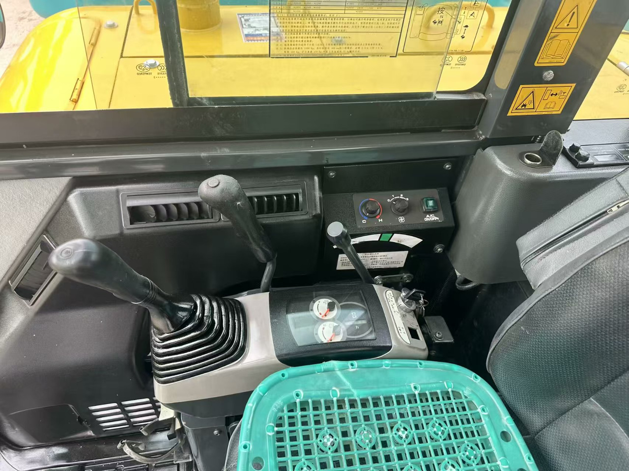 KOMATSU PC58 - Мини багер: слика 5 KOMATSU PC58 - Мини багер: слика 5