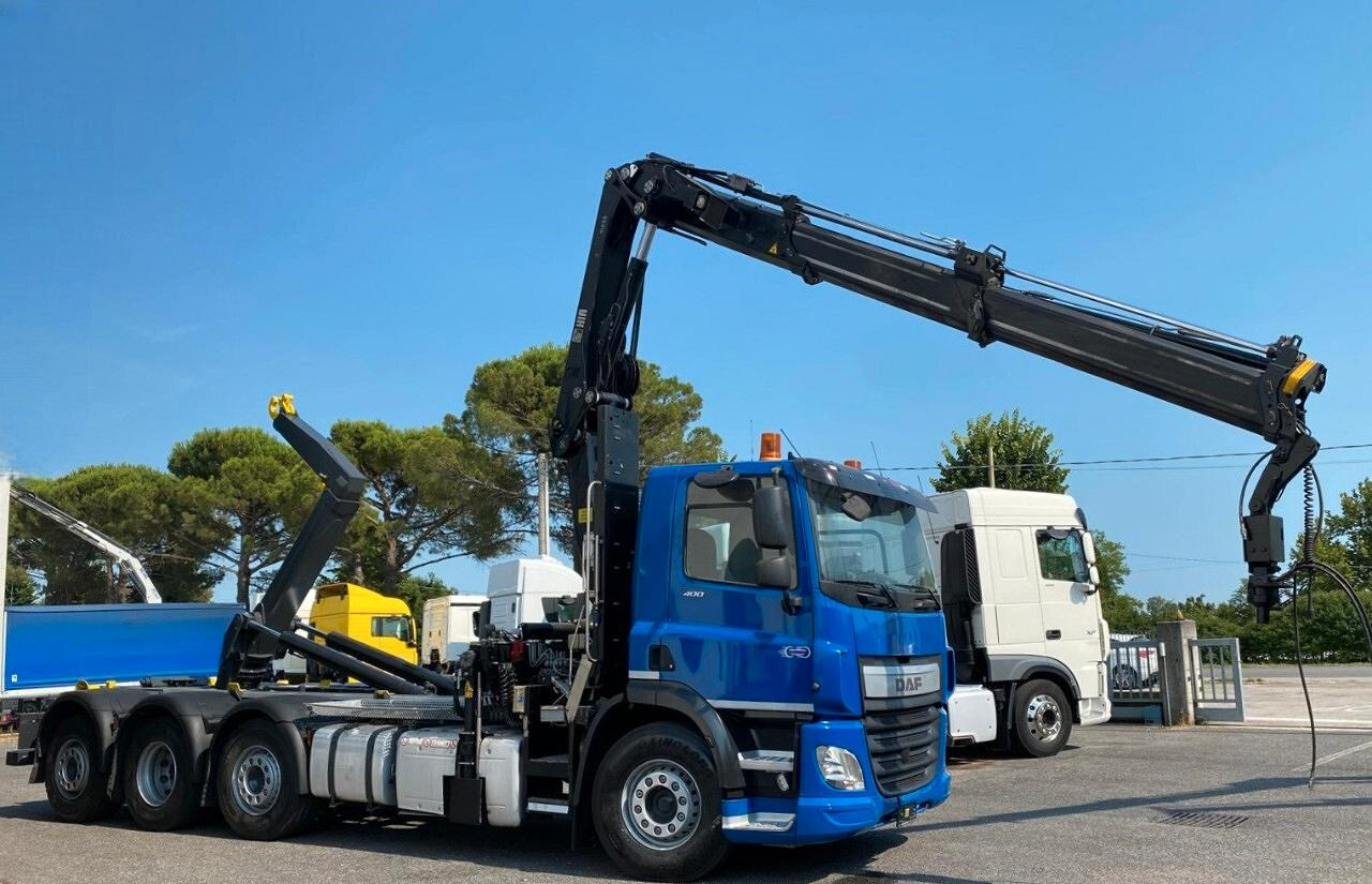 DAF CF400 SCARRABILE E GRU HIAB 4 ASSI - Камион со кука за подигање, Камион со кран: слика 2 DAF CF400 SCARRABILE E GRU HIAB 4 ASSI - Камион со кука за подигање, Камион со кран: слика 2