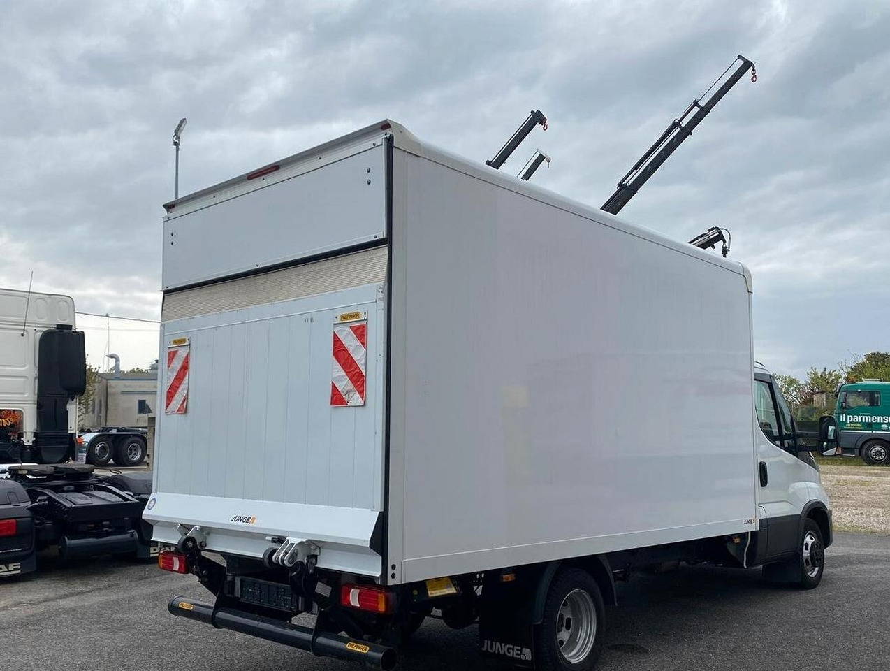 IVECO DAILY 35C16 EURO 6 FURGONE SPONDA POSTERIORE - Комбе фургон: слика 3 IVECO DAILY 35C16 EURO 6 FURGONE SPONDA POSTERIORE - Комбе фургон: слика 3