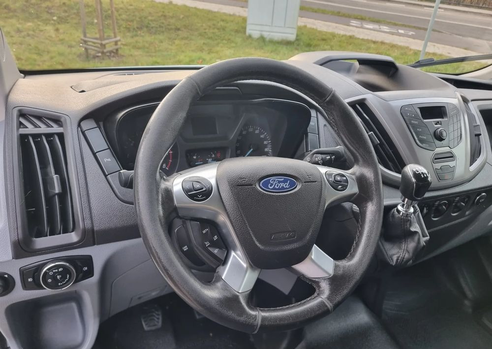 Мало комбе Ford Transit: слика 15