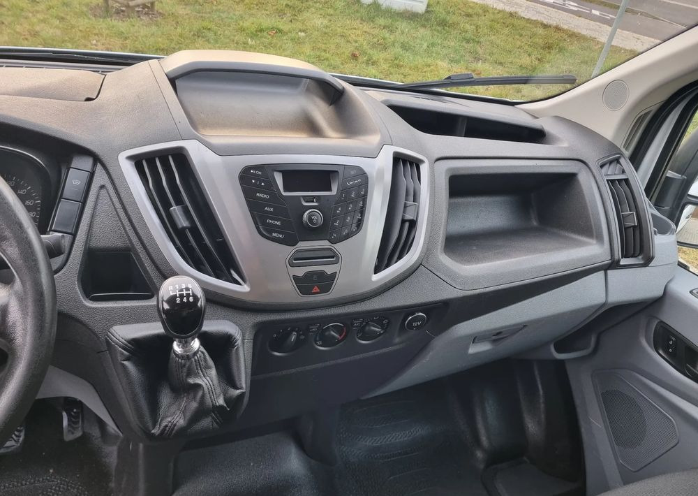 Мало комбе Ford Transit: слика 16