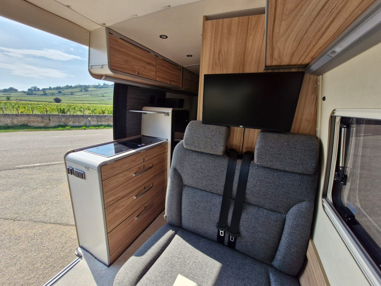 MERCEDES-BENZ Sprinter 4x4 HYMER Grand Canyon S - Кампер комбе: слика 4 MERCEDES-BENZ Sprinter 4x4 HYMER Grand Canyon S - Кампер комбе: слика 4