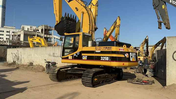 Cat325B Low Working Time CAT 320 325D 315D Excavator Caterpillar Used 25ton Cat325B Medium Size Digger - Багер гасеничар: слика 5 Cat325B Low Working Time CAT 320 325D 315D Excavator Caterpillar Used 25ton Cat325B Medium Size Digger - Багер гасеничар: слика 5