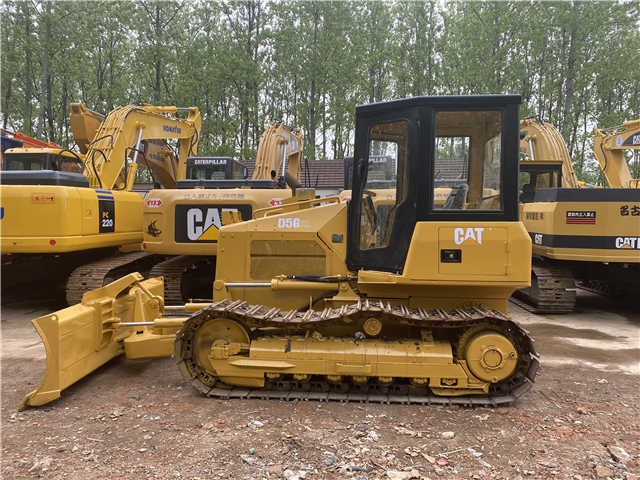 Caterpillar Used D5 Bulldozer , CAT D5g D5h D5k with Ripper , CAT D4h D5h D6h D7h - Булдожер: слика 4 Caterpillar Used D5 Bulldozer , CAT D5g D5h D5k with Ripper , CAT D4h D5h D6h D7h - Булдожер: слика 4