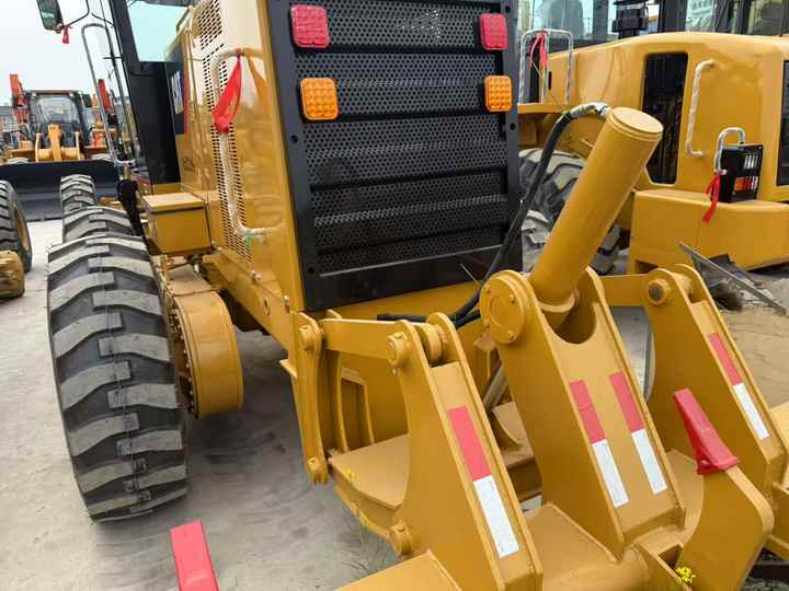Certified CAT 140G Grader Used Construction Machine | No Accidents, Ready to Work | Price Negotiable - Порамнувач: слика 4 Certified CAT 140G Grader Used Construction Machine | No Accidents, Ready to Work | Price Negotiable - Порамнувач: слика 4