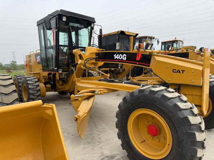 Certified CAT 140G Grader Used Construction Machine | No Accidents, Ready to Work | Price Negotiable - Порамнувач: слика 5 Certified CAT 140G Grader Used Construction Machine | No Accidents, Ready to Work | Price Negotiable - Порамнувач: слика 5