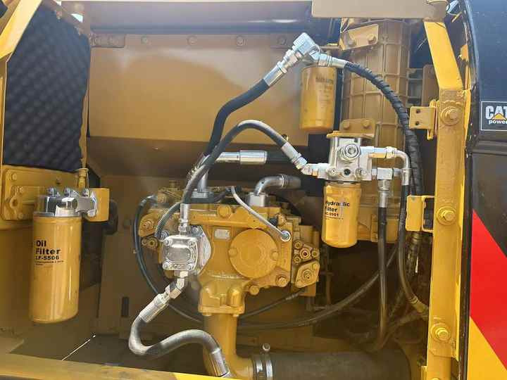 Good Condition Used Cat Excavator 320D2 Caterpillar Second Hand Excavator 312D 315D 320d for Sale - Багер гасеничар: слика 5 Good Condition Used Cat Excavator 320D2 Caterpillar Second Hand Excavator 312D 315D 320d for Sale - Багер гасеничар: слика 5