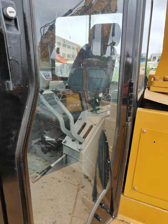 Good Quality Used Bulldozer Construction Used CAT D8R Bulldozers Crawler Caterpillar Machinery CAT D8R Used Bulldozers - Булдожер: слика 4 Good Quality Used Bulldozer Construction Used CAT D8R Bulldozers Crawler Caterpillar Machinery CAT D8R Used Bulldozers - Булдожер: слика 4