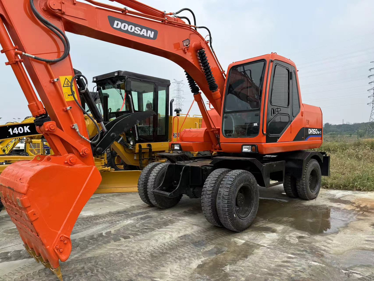DOOSAN Good Condition Original Doosan DH150w-7 Wheel Excavator 15 Tons Used Doosan Dh150w-7 Excavator Used Wheel Excavator for Sale - Градежна машина: слика 1 DOOSAN Good Condition Original Doosan DH150w-7 Wheel Excavator 15 Tons Used Doosan Dh150w-7 Excavator Used Wheel Excavator for Sale - Градежна машина: слика 1