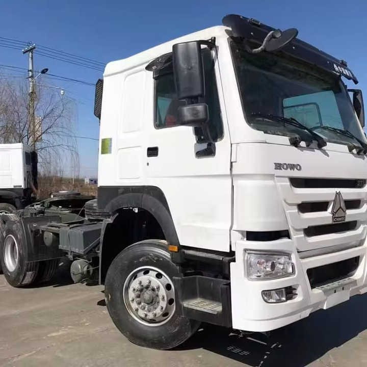 Used HOWO Truck Head Semi-trailer Head Trailer Head - Камион влекач: слика 1 Used HOWO Truck Head Semi-trailer Head Trailer Head - Камион влекач: слика 1