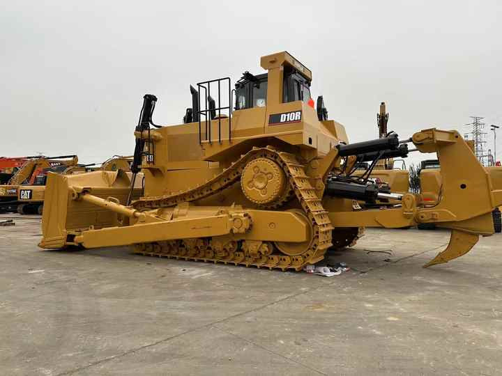 USED ORIGINAL CAT D10r Large Bulldozer for Sale Spot Cat D10 Bulldozer Cat D5 D6 D7 D10 Bulldozer in China - Булдожер: слика 4 USED ORIGINAL CAT D10r Large Bulldozer for Sale Spot Cat D10 Bulldozer Cat D5 D6 D7 D10 Bulldozer in China - Булдожер: слика 4