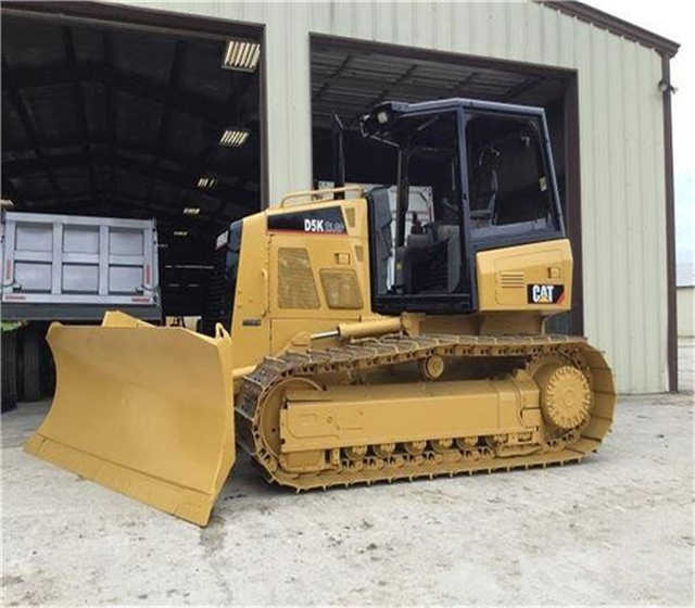 Used Cat D5k D5g D5 D5m D5h Crawler Bulldozer , CAT Bulldozer with Ripper , Original Cat Bulldozers - Булдожер: слика 5 Used Cat D5k D5g D5 D5m D5h Crawler Bulldozer , CAT Bulldozer with Ripper , Original Cat Bulldozers - Булдожер: слика 5