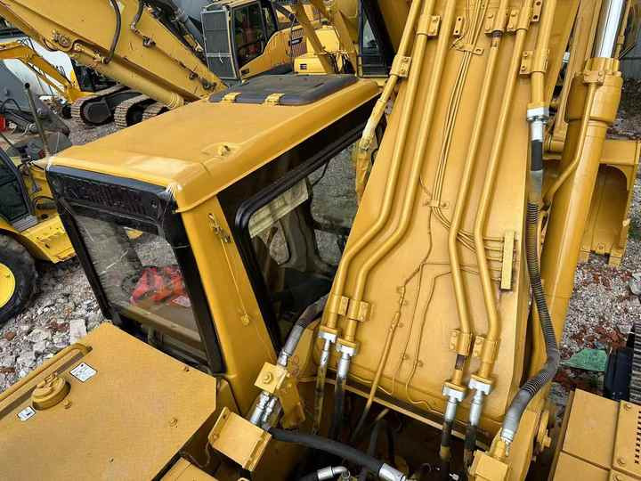 Used Caterpillar 330B Excavator Original Japan Brand Caterpillar 312 315 320 330 336 Excavator on Sale - Багер гасеничар: слика 4 Used Caterpillar 330B Excavator Original Japan Brand Caterpillar 312 315 320 330 336 Excavator on Sale - Багер гасеничар: слика 4