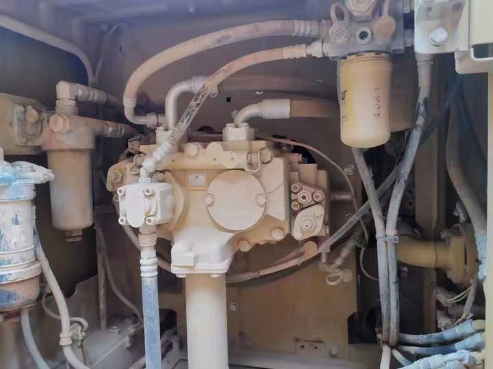 Used Digger CAT 320E Construction Machinery Construction Digger UsedCAT 320E Cheap Excavator - Багер гасеничар: слика 5 Used Digger CAT 320E Construction Machinery Construction Digger UsedCAT 320E Cheap Excavator - Багер гасеничар: слика 5