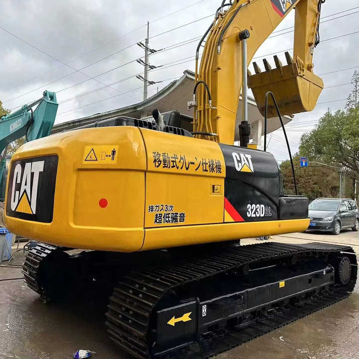 Used Digger CAT 323D2L Construction Machinery Construction Digger Used CAT 323D2L Cheap Excavator - Багер гасеничар: слика 1 Used Digger CAT 323D2L Construction Machinery Construction Digger Used CAT 323D2L Cheap Excavator - Багер гасеничар: слика 1