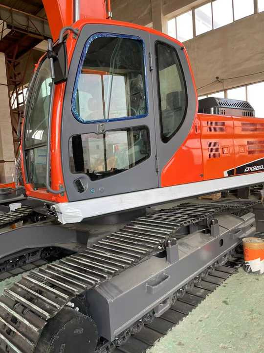 Used Digger DOOSAN DX260 Construction Machinery Construction Digger Used DOOSAN DX260 Cheap Excavator - Багер гасеничар: слика 4 Used Digger DOOSAN DX260 Construction Machinery Construction Digger Used DOOSAN DX260 Cheap Excavator - Багер гасеничар: слика 4